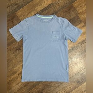Vineyard Vines Men's Pocket Tee in Pale Blue